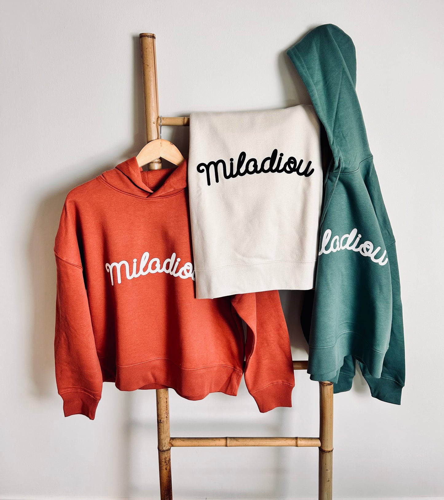 Sweat capuche crop RIOM - 100% coton biologique, "Miladiou"